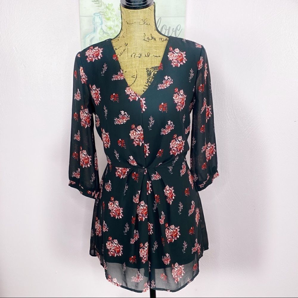 MiAmi by Francesca’s Floral Romper Black‎ Pink Small Sheer 3/4 Sleeve V-neck